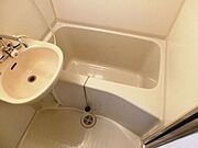 浴室乾燥機付きのバスルーム