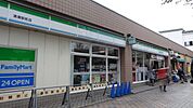 ファミリーマート 397m