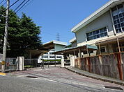 下関市立養治小学校までの距離1128m