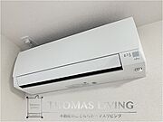 冷暖房機能付きエアコン御座いますよ。