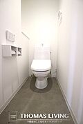 ウォレットトイレ付で冬でも便座が暖かいのは嬉しいですね。