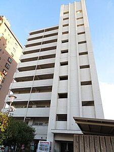 外観:1978年(昭和53年)09月築のマンションです。11階建の10階部分部分に位置するので、お部屋からの眺めが良好です♪ 外観:1978年(昭和53年)09月築のマンションです。11階建の10階部分部分に位置するので、お部屋からの眺めが良好です♪