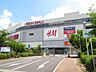 周辺：イオン熱田店イオン熱田店は、金山総合駅南口から平日は1時間に最大4回、土日祝日は、最大6回シャトルバスが出ているので電車で来ても大丈夫。【営業時間】9：00～23：00（イオンモール専門店街）…