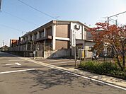 南陽東交番港区を流れる新川の西方に位置し、南陽小学校を管轄してます。 500m