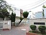 周辺：【名古屋市立大手小学校】校訓：「強く　正しく　美しく」　創立83年目を迎える港近くにある学校です。明るく元気な笑い声とともに学んでいます。年に2回PTA新聞「しおかぜ」を発行しています。 1200m