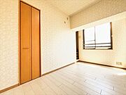 【5.1帖】明るく、収納スペースも完備された洋室は、子供部屋としても、寝室としてもお使い頂けます
