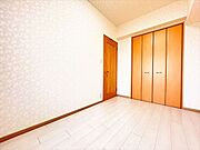 【5帖】コンパクトな部屋ですが、収納もしっかりあるので快適に過ごせます。