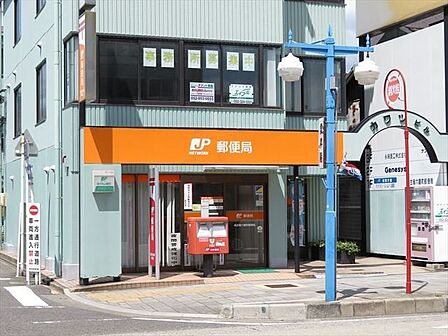 名古屋六番町郵便局【名古屋六番町郵便局】一号線沿いです。営業時間は9時からです。取り扱いサービス：郵便窓口・貯金窓口・保険窓口・ATM（ATMのみ土日も利用可能）駐車場あり（1台） 500m