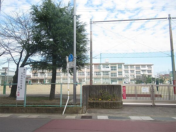 画像14:岐阜市立明郷小学校（1311m）