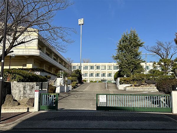 画像15:名古屋市立鶴舞小学校（697m）