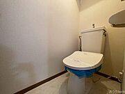 温水洗浄機能付きのトイレです。
