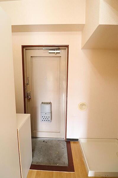 画像11:玄関スペース　室内洗濯機置き場あり