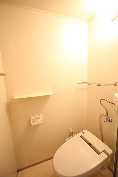 画像9:温水洗浄暖房便座トイレ