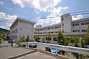 平岩小学校
