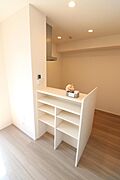カウンターキッチン　前部に収納あり