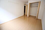 左側洋室6.5帖の収納