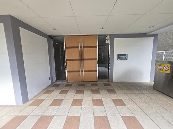 エントランスを拡大表示