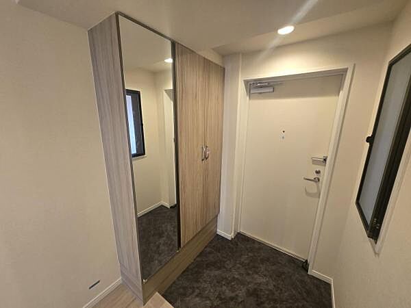 玄関を拡大表示