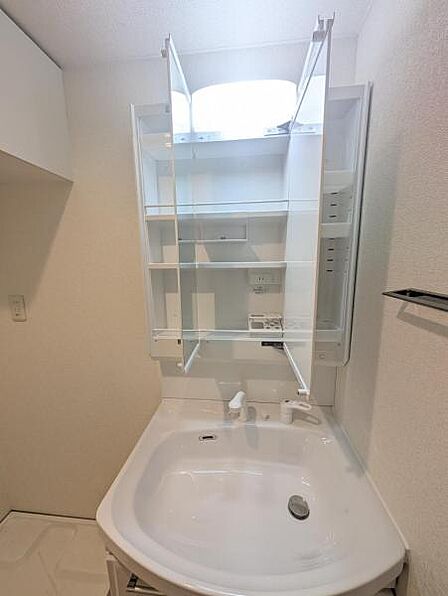 洗面化粧台の収納です