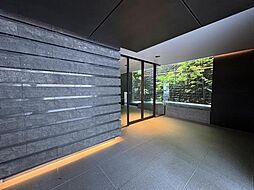 色褪せない品格が、あなたをお出迎えします。