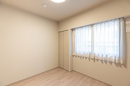洋室(3)約4.4帖