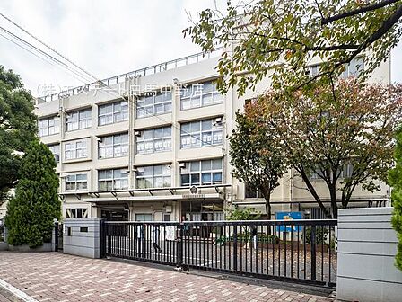 練馬区立大泉中学校(1350m)