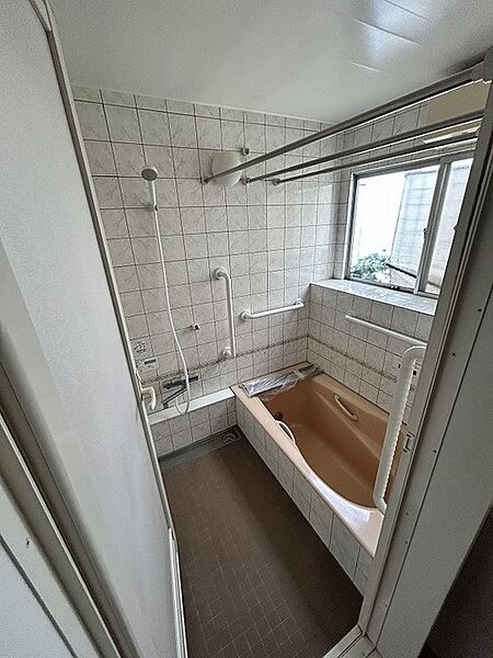 浴室を拡大表示