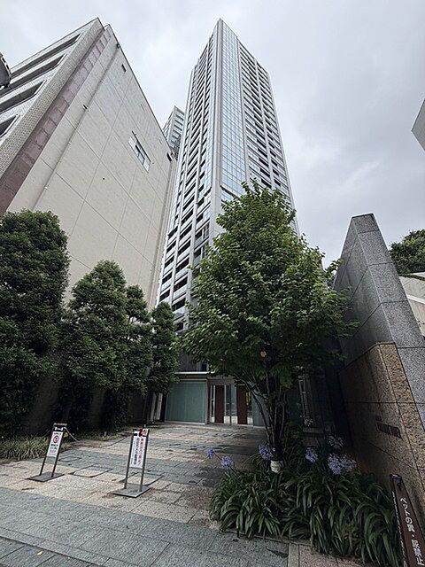 7 / 28