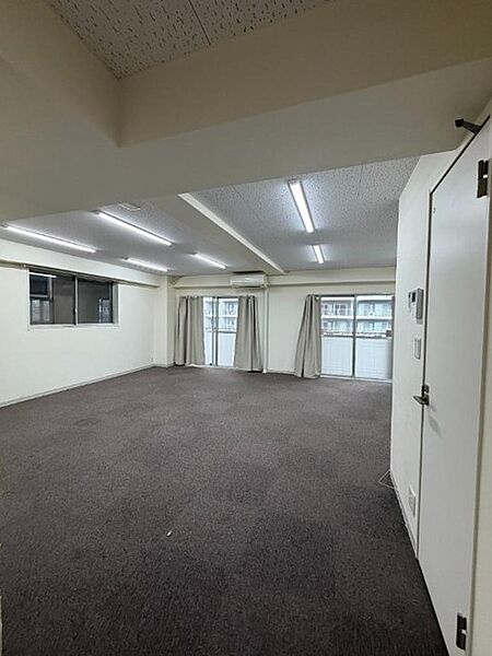 洋室を拡大表示