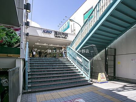 京王電鉄井の頭線「高井戸」駅(90m)