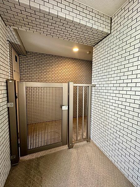 玄関を拡大表示