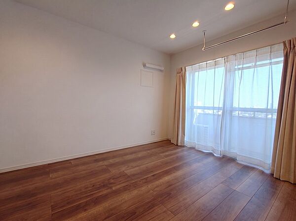 洋室を拡大表示