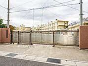 板橋区立若木小学校（370m）