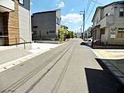 ◎前面道路：南側（4/19撮影）小学校8分！公園1分！ヤオコー4分♪コーナンやヤマダデンキ、コンビニなども近くにあり、住環境良好な立地です◎