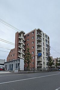外観：２００５年築の鉄筋コンクリート造マンション