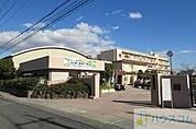 茨木市立東中学校 679m