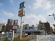 ローソン 阪急茨木市駅南店 95m