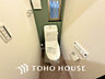 トイレ：温水洗浄機能付トイレはきれいにリフォーム済み