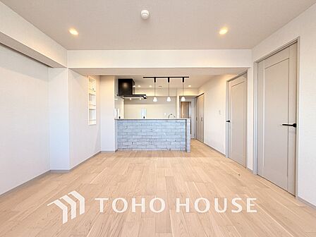 広がりのある住空間、家族が集まるリビング・ダイニング