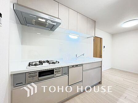 デザインと機能性を兼ね備えたシステムキッチン