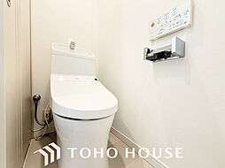 トイレには快適な温水洗浄便座付