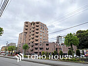 〜9階部分最上階角部屋につき眺望・陽当たり良好〜最寄り駅まで徒歩7分の好立地〜大切なペットと暮らせるリフォーム済住戸〜