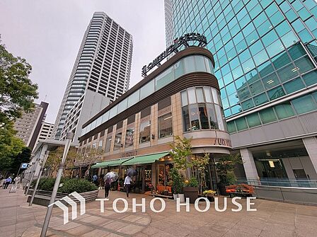 クイーンズ伊勢丹 白金高輪店 距離500m