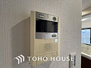 来客が一目でわかるモニター付きインターホン