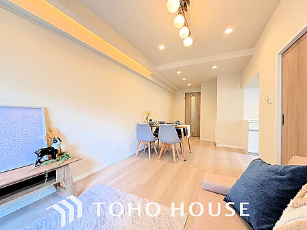 広がりのある住空間、家族が集まるリビング・ダイニング