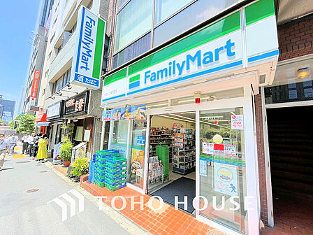 ファミリーマート タカノ西新宿店 距離200m