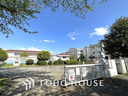 多摩市立大松台小学校 距離1300m