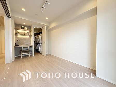 シンプルですっきりとした室内は飽きのこない居心地の良い雰囲気です