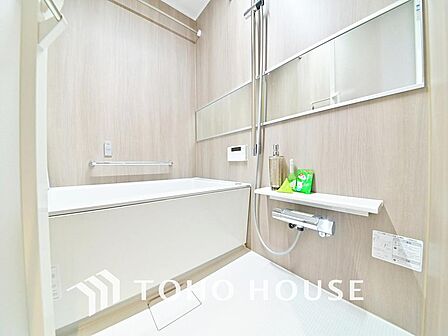 心地よいバスタイムを演出する浴室はゆとりあるサイズを採用。