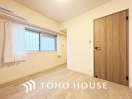 採光もある洋室は、くつろぎのひと時を過ごすのにぴったり